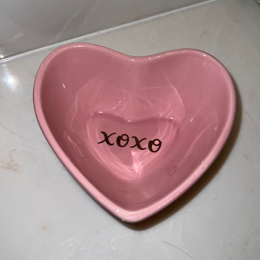 Holiday Home “XOXO” Heart Bowl